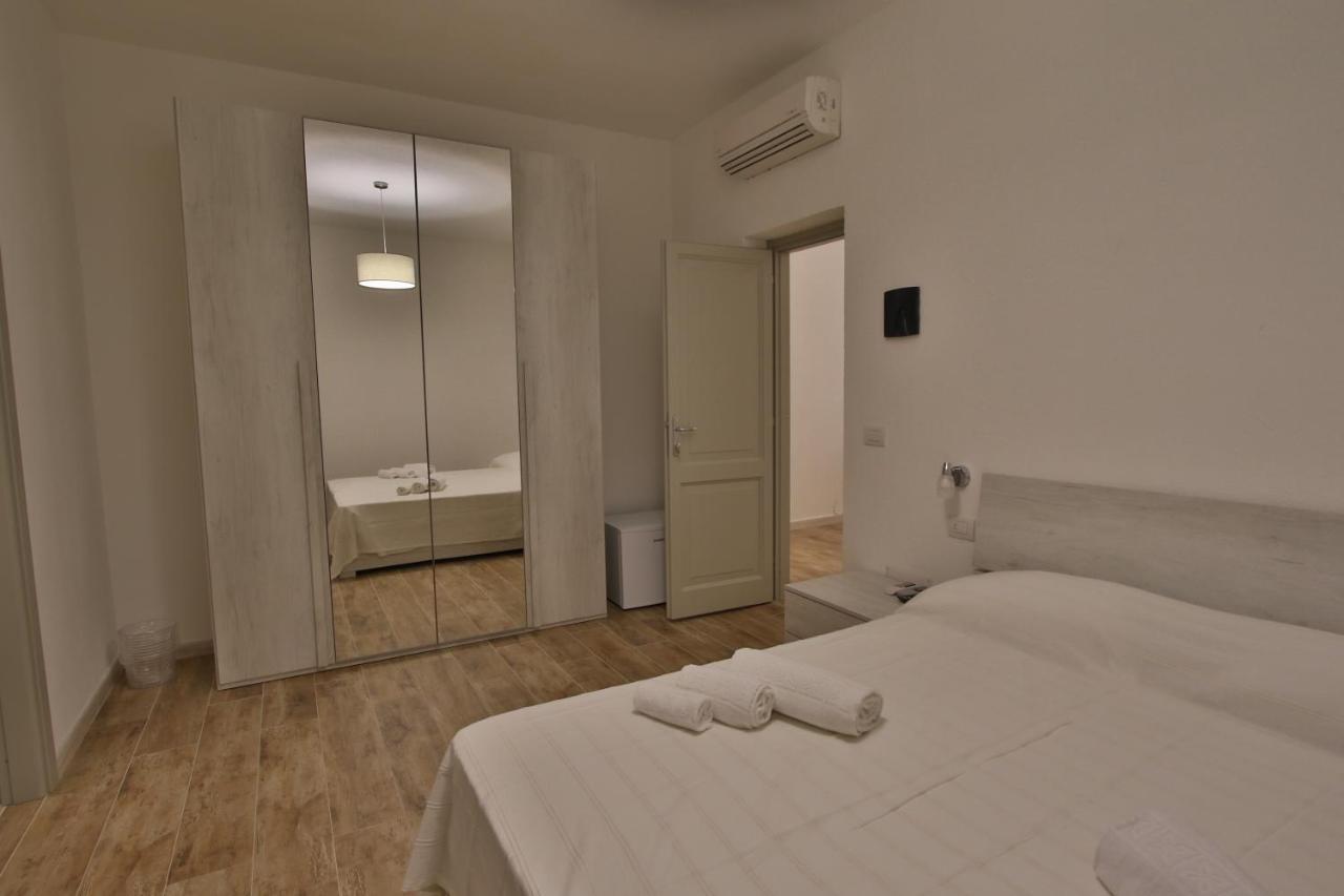 Les Chambres Au Centre San Teodoro  Luaran gambar